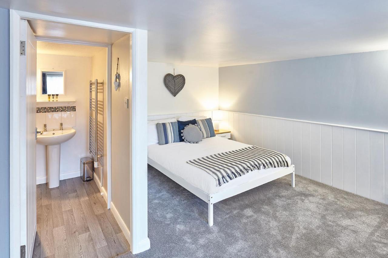 Host & Stay - Princess Place Studio Whitby Kültér fotó