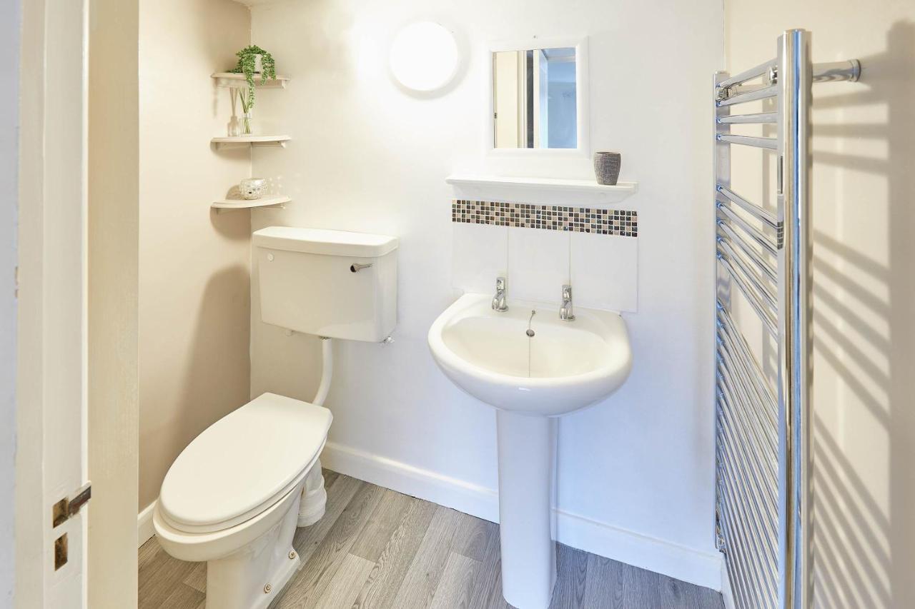 Host & Stay - Princess Place Studio Whitby Kültér fotó