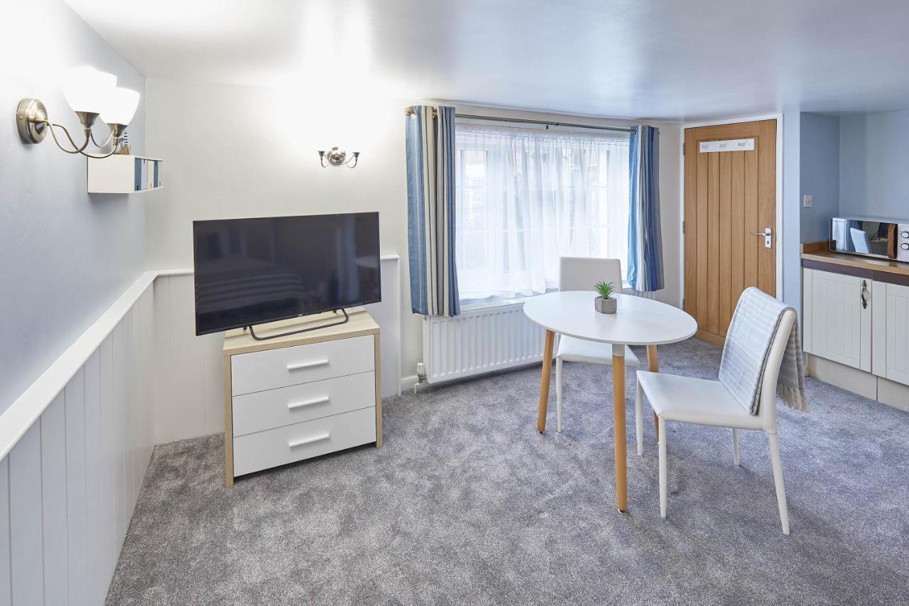 Host & Stay - Princess Place Studio Whitby Kültér fotó